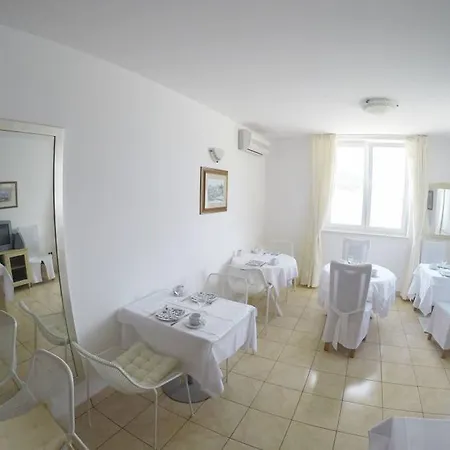 3093j Apartmán *